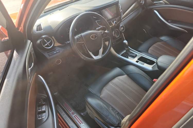 Used BYD Song 2016 GaiShi Edition 1.5TID Automatic Elite Model
