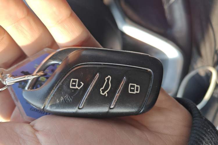 Used Roewe i6 MAX 2020 300TGI Automatic "Swell Cool Smart Drive" Edition
