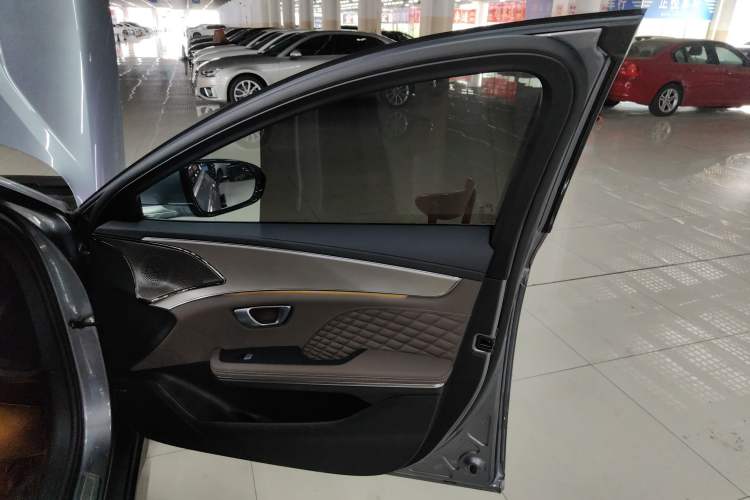 Used BYD Han 2023 DM-i Champion Edition 121KM Prestige Model
