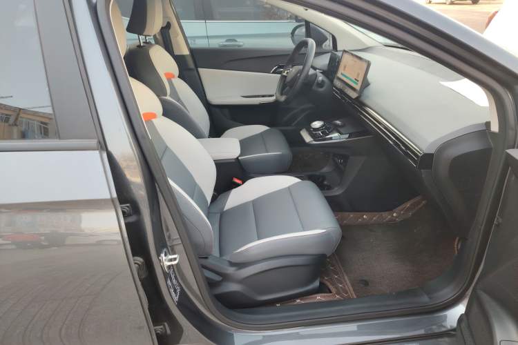 Used MG 4 EV 2023 415 km Range Sea-Champion Executive Edition
