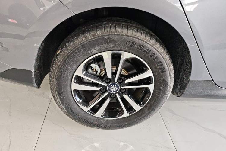 Used BYD Qin PLUS 2025 DM-i Smart Drive 120KM Superior Model