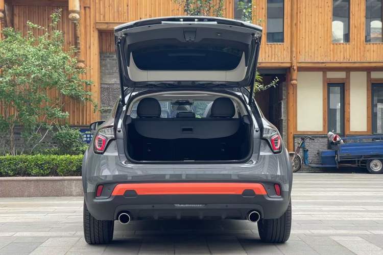 Used Lynk & Co 02 2018 1.5T DCT Two-Wheel Drive Zhaopu Version China V Standard
