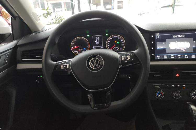 Used Volkswagen Lavida 2022 1.5L Automatic Fashion Edition
