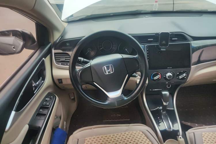 Used Honda Crider 2013 1.8L automatic comfort version
