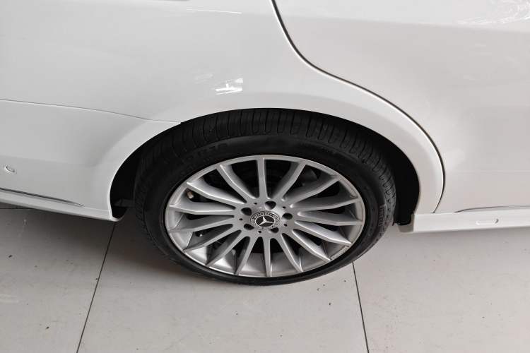 Used Mercedes-Benz E-Class 2015 Facelift E 200 L
