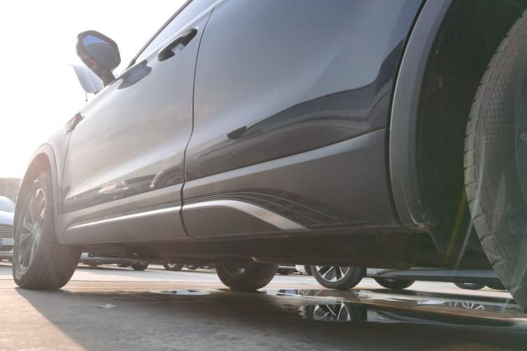 Used Hongqi HS5 2025 2.0T Two-Wheel Drive Flagship Pro Edition
