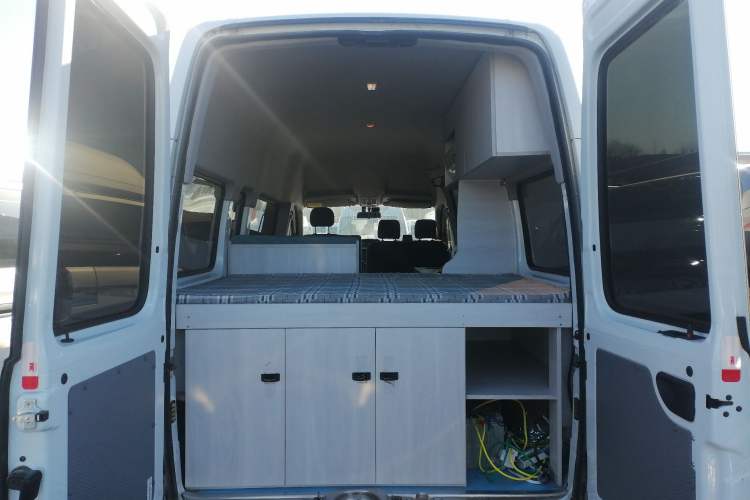 Used SAIC MAXUS Xintu V80 2019 2.5T Classic Model AMT Aoyuntong Long Wheelbase High-Roof 7-Seater