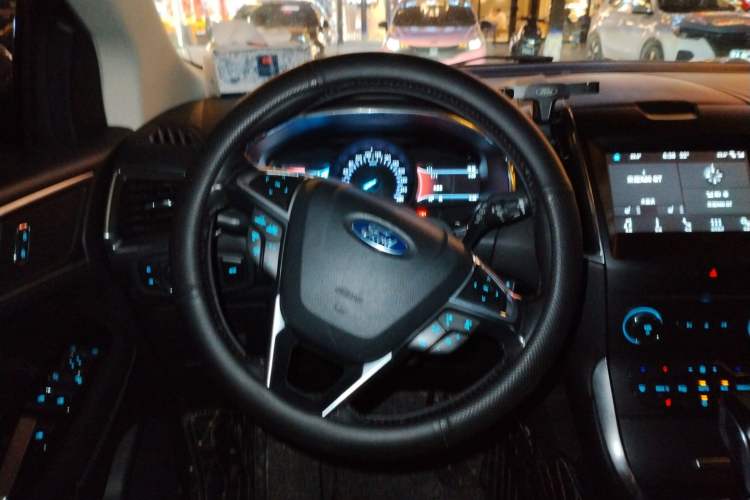 Used Ford Edge 2018 EcoBoost 245 Two-Wheel-Drive Titanium 7-Seater China V Standard
