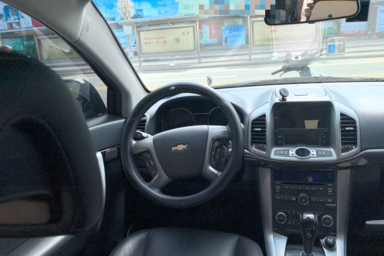 Used Chevrolet Captiva 2015 2.4L 4x4 Flagship Edition 7-Seater
