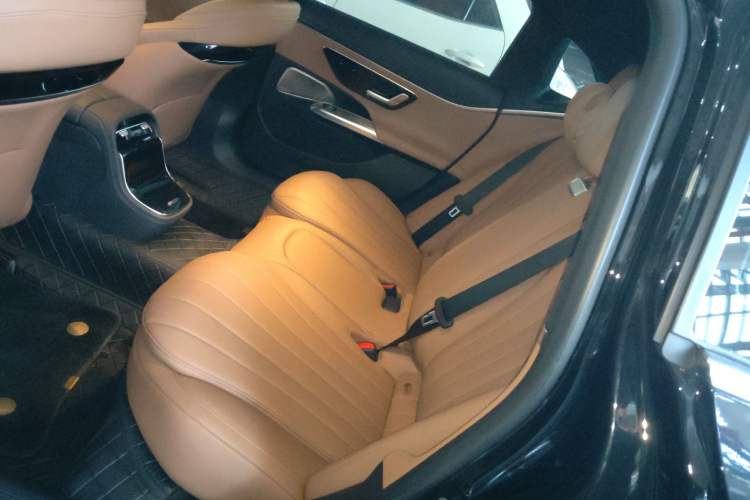 Used Mercedes-Benz E-Class 2025 E 260 L