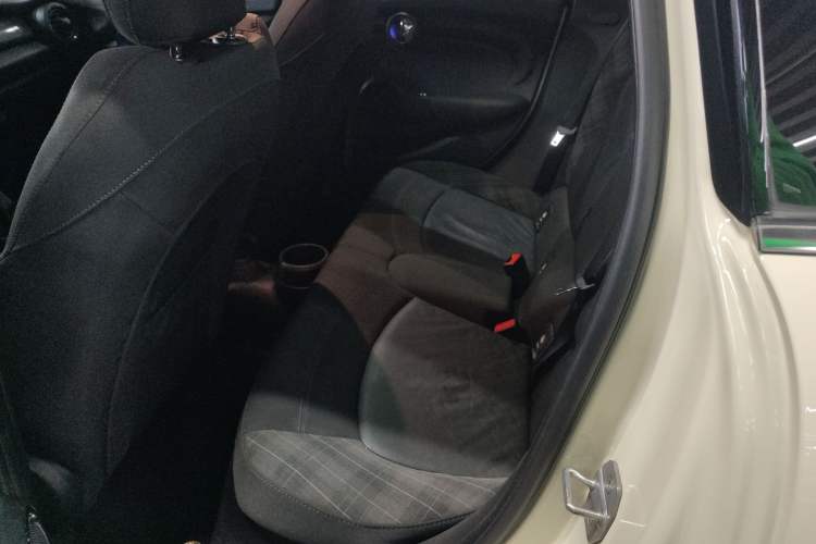 Used  MINI 2016 1.5T COOPER Five-Door Edition
