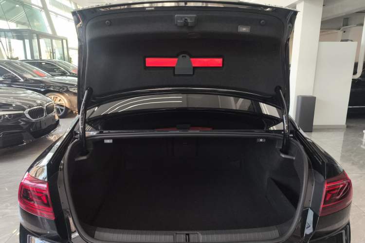 Used Volkswagen Magotan 2023 2 Million Units Limited-Edition 380TSI DSG Flagship Version
