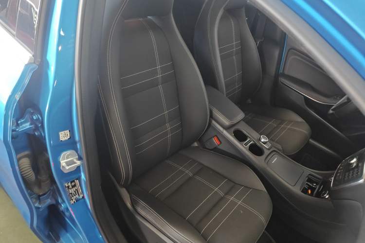 Used Mercedes-Benz A-Class 2015 A 200 Fashion Model
