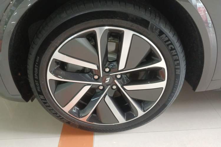 Used Li Auto L9 2022 Max model
