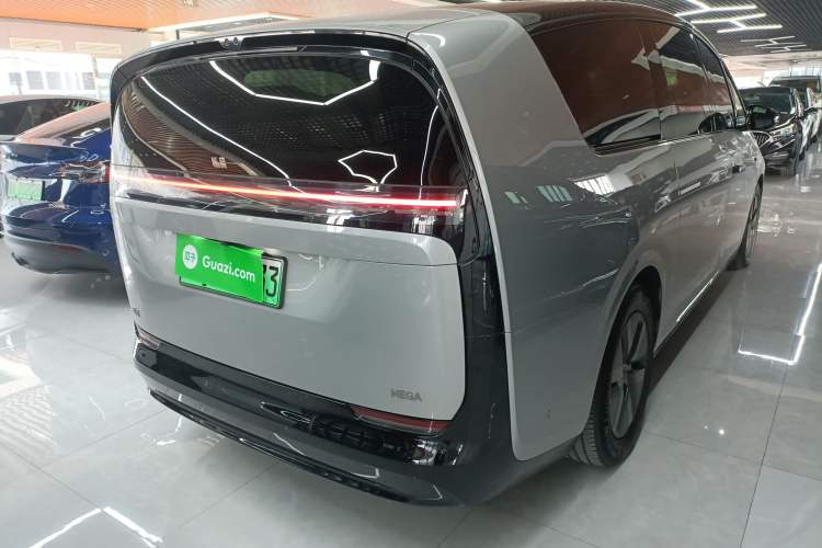 Used Li Auto MEGA 2024 Ultra Model
