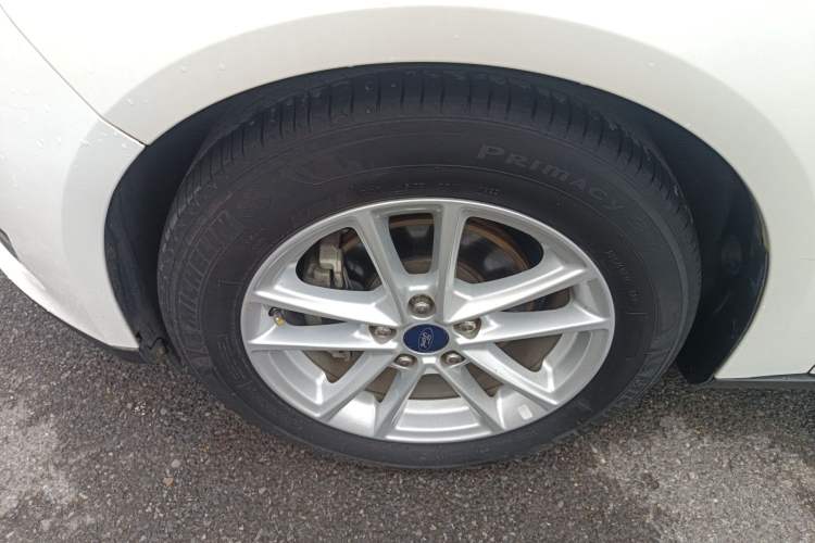 Used Ford Focus 2017 Hatchback 1.6L Automatic Fashion Edition Smart Drive Version
