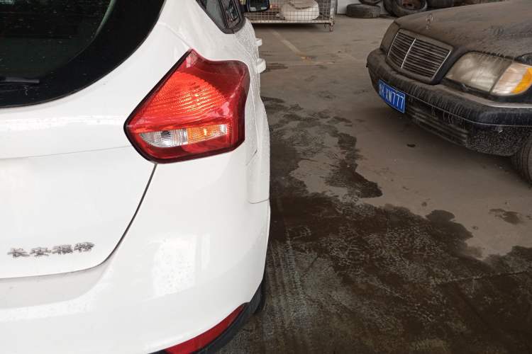 Used Ford Focus 2017 Hatchback 1.6L Automatic Comfort Plus SmartDrive Edition
