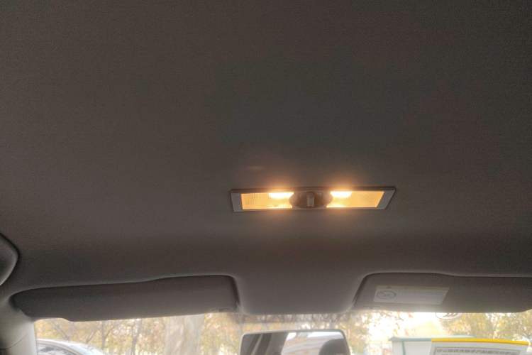 Used Volkswagen Lavida 2013 Revised Classic 1.6L Automatic Fashion Edition