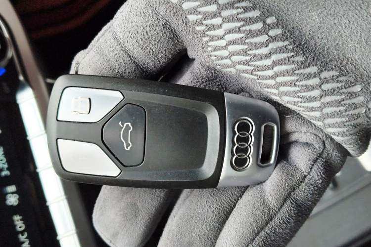 Used Audi A4L 2019 40 TFSI Fashion Version China V