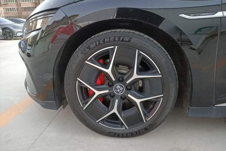 Used BYD Han 2024 EV Glory Edition 715KM Front-Wheel-Drive Flagship Model
