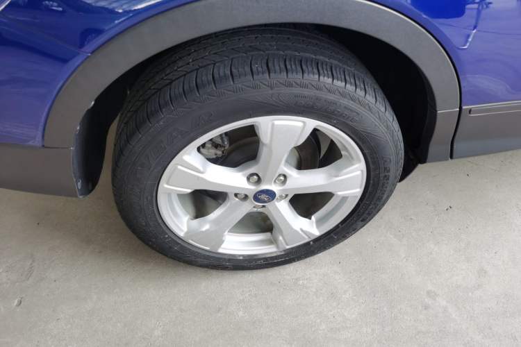 Used Ford Kuga 2017 EcoBoost 180 Two-Wheel-Drive Platinum Edition
