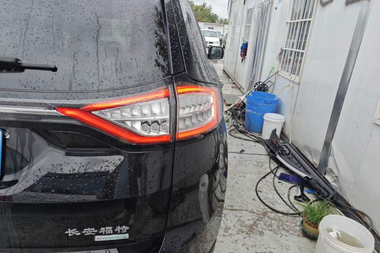 Used Ford Edge 2018 EcoBoost 245 Two-Wheel-Drive Titanium 7-Seater China VI Standard
