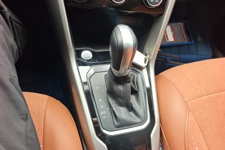 Used Volkswagen T-ROC 2022 280TSI DSG Two-Wheel Drive Elite PLUS
