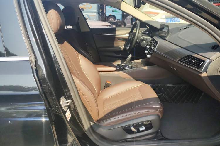 Used BMW 5 Series New Energy 2019 530Le Luxury Package
