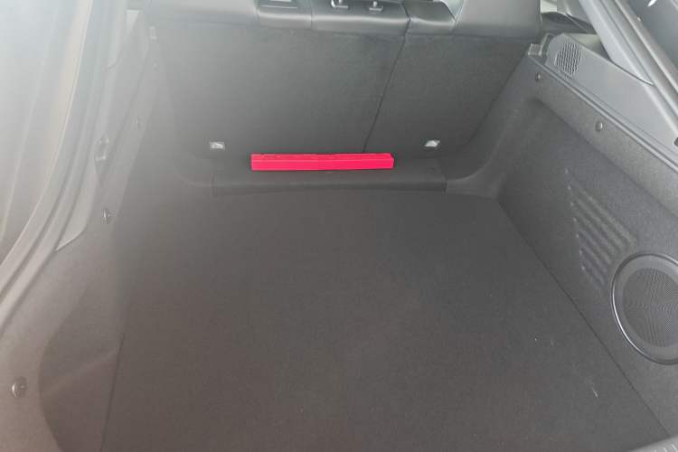 Used Changan UNI-V 2025 Model Third-Generation 2.0T Dynamic Edition