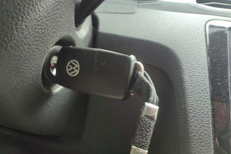 Used Volkswagen Santana 2016 1.6L Manual Fashion Edition
