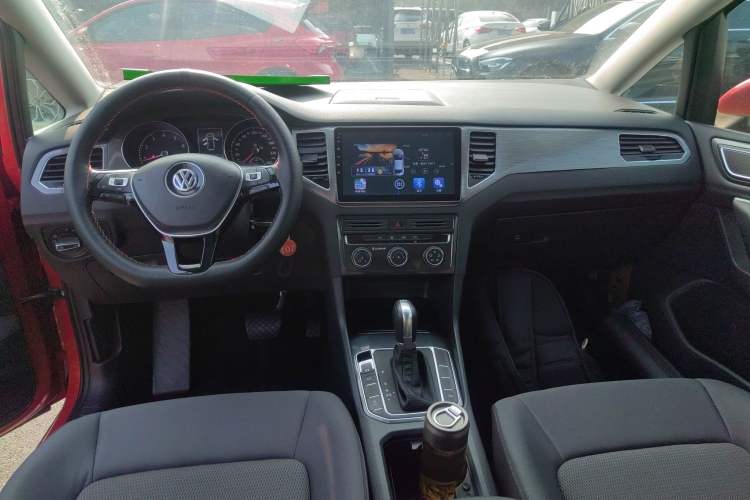 Used Volkswagen Golf Sportsvan 2016 230TSI Automatic Trend Edition
