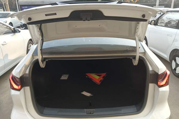 Used Roewe i5 2023 1.5L CVT Luxury Edition
