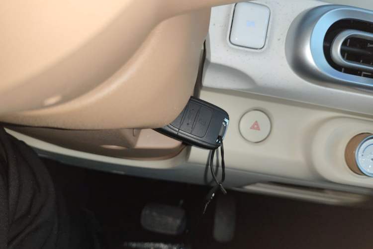 Used Wuling Hongguang MINIEV 2024 3rd Generation 215km Youth Edition
