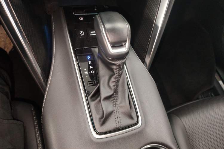 Used Toyota Venza 2023 2.0L CVT Two-Wheel Drive Prestige Version
