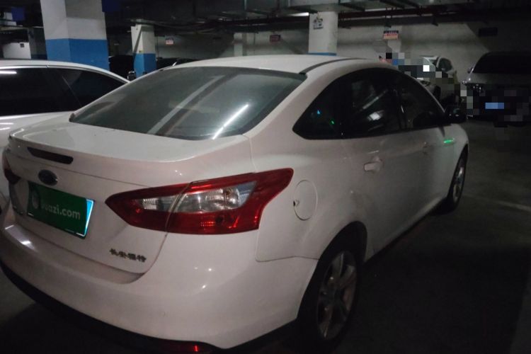 Used Ford Focus 2012 Sedan 1.6L Automatic Fashion Edition
