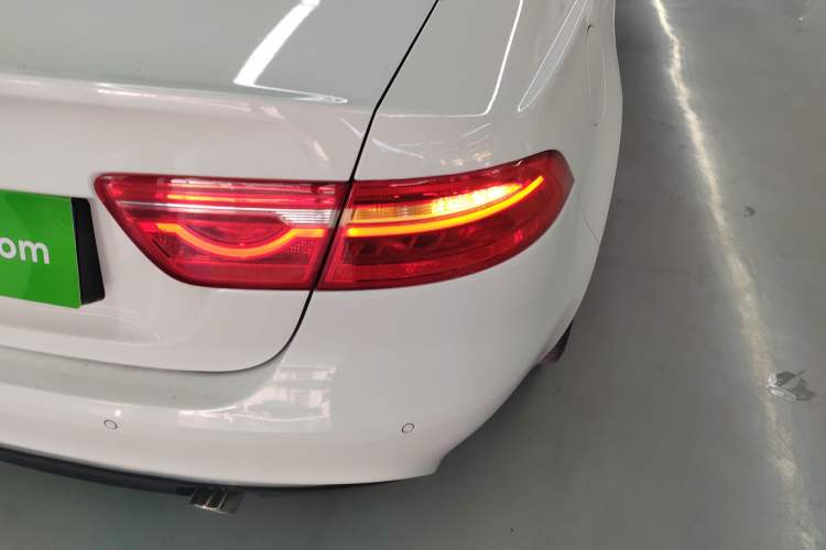 Used Jaguar XEL 2019 2.0T 200 PS Deluxe Edition
