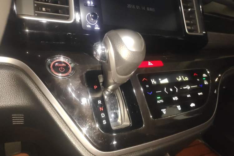 Used Honda Elysion 2019 2.0L Hybrid Luxury Edition
