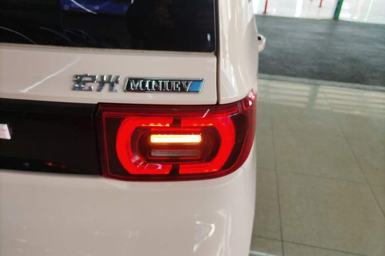 Used Wuling Hongguang MINIEV 2021 Macaron Premium Model – Lithium Iron Phosphate