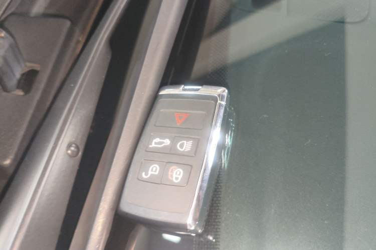 Used Land Rover Discovery Sport 2024 Performance Tech Edition
