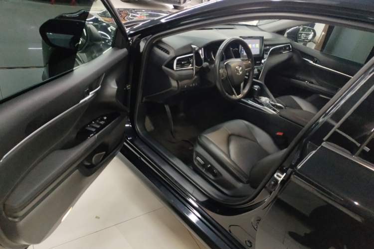 Used Toyota Camry 2023 2.0GVP Premier Edition
