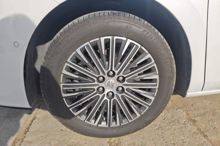 Used Buick GL8 New Energy 2024 Lu Zun Luxury Edition 7-Seater
