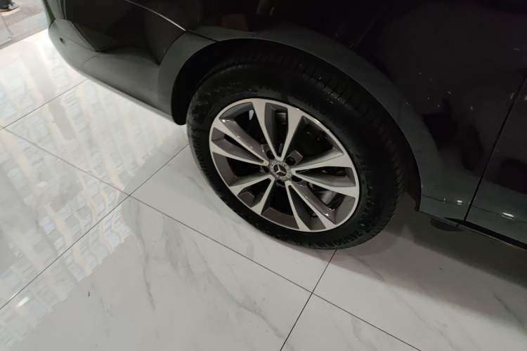 Used Mercedes-Benz V-Class 2021 V 260 Avantgarde Edition
