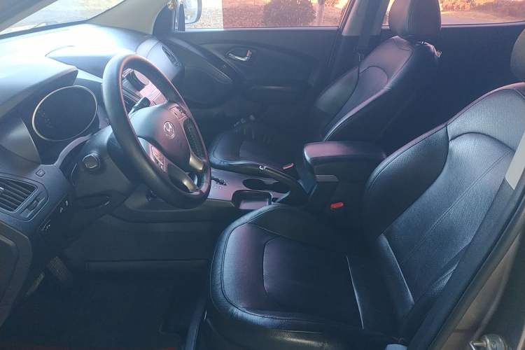 Used Hyundai ix35 2015 2.0L Automatic 2WD Smart Version China V Standard