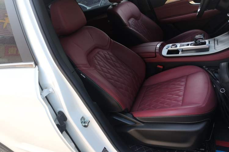 Used JETOUR X70 PLUS 2023 1.5T DCT Brave PLUS 7-Seater
