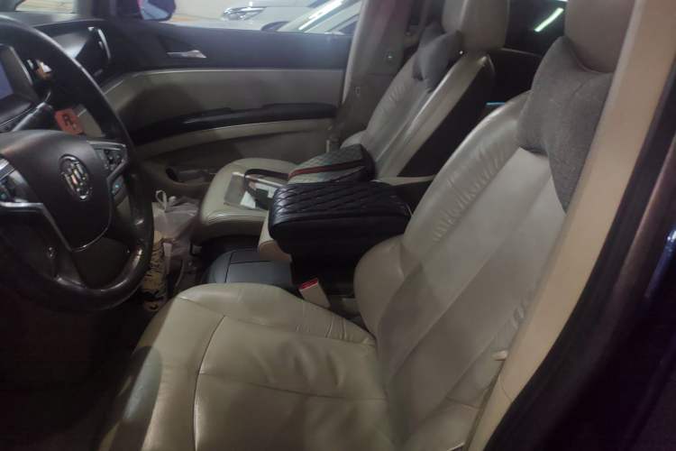 Used Buick GL8 2013 3.0L GT Luxury Business Haoya Edition
