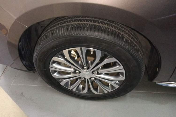 Used Buick GL8 2023 Land Executive Class 652T Luxury Model
