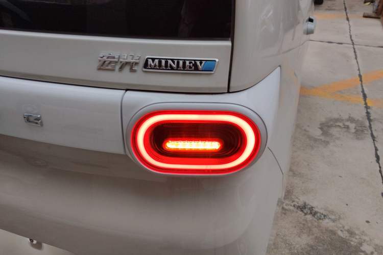 Used Wuling Hongguang MINIEV 2024 3rd Generation 215km Youth Edition
