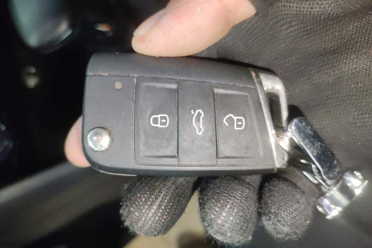 Used Volkswagen Tiguan L 2019 Revised 330TSI Automatic Two-Wheel Drive Smart & Luxury Edition China VI Standard
