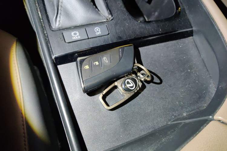 Used Lexus ES 2023 200 Excellence Edition
