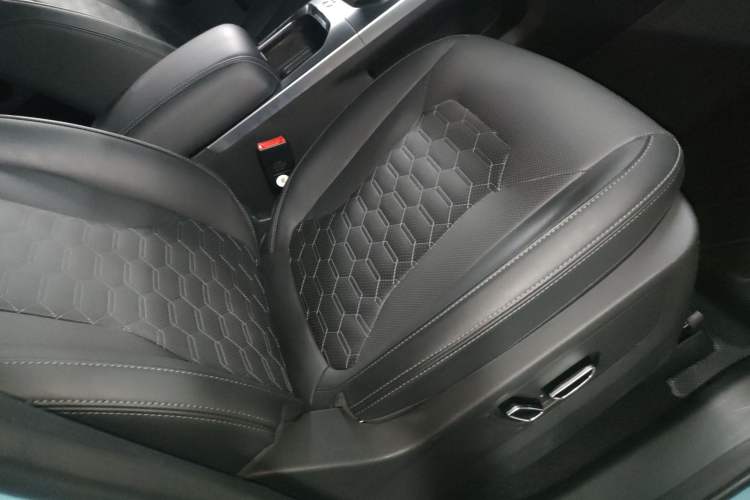 Used  T01 2025 2.0T Changfeng
